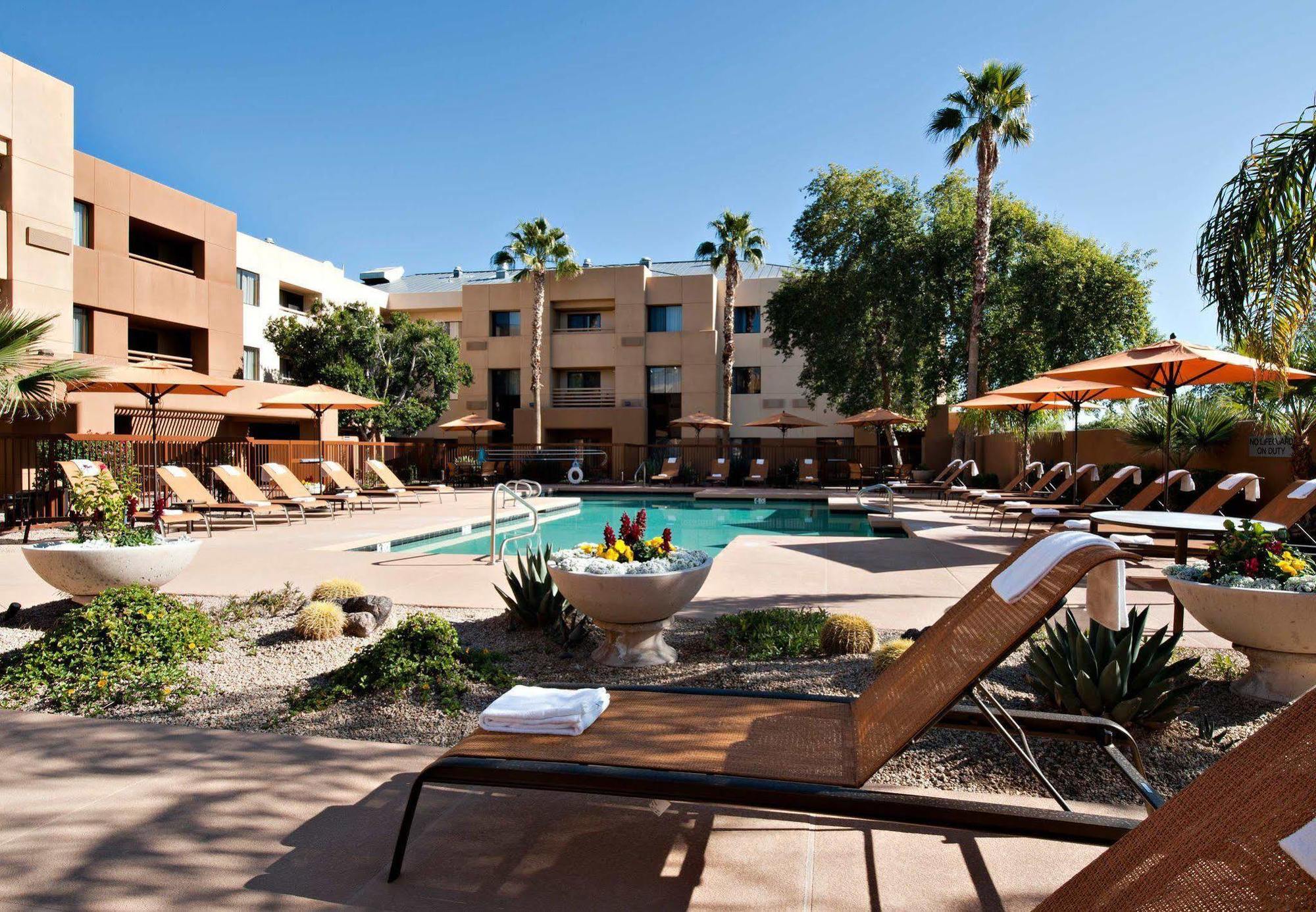 Courtyard Scottsdale North Hotel Exterior foto